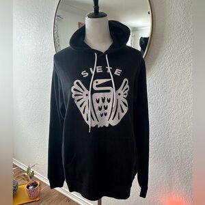 Black Siete Hoodie w/front pocket 🖤